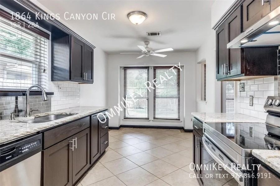 1864 Kings Canyon Cir - Photo 3 of 13