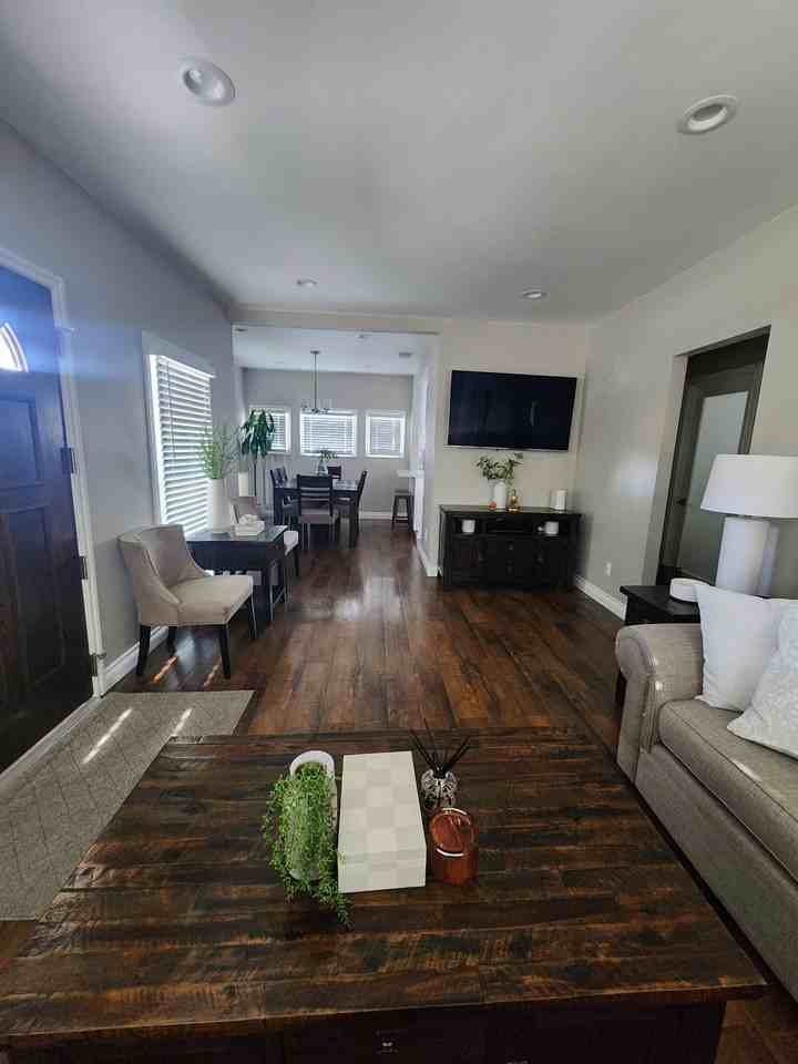 406 E Buckthorn St #NA - Photo 3 of 22