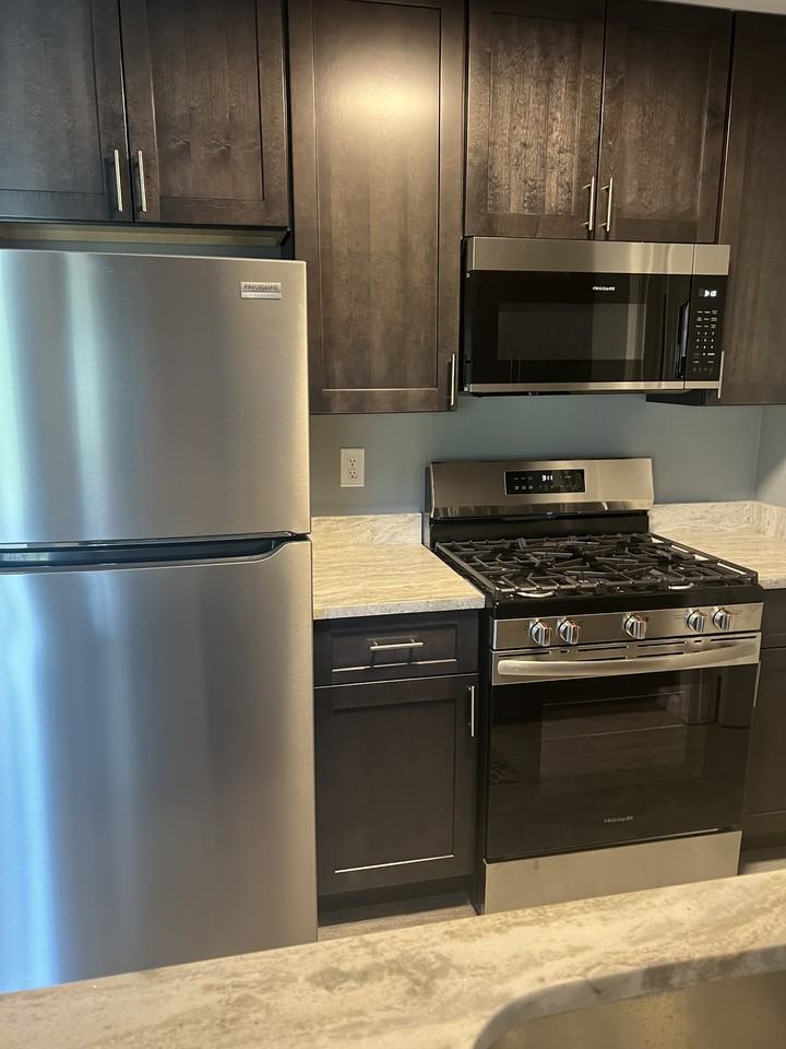 63 Sussex Pl #63 - Photo 4 of 17