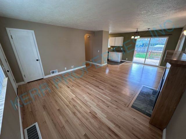 635 Se Juniper Ct E - Photo 2 of 20