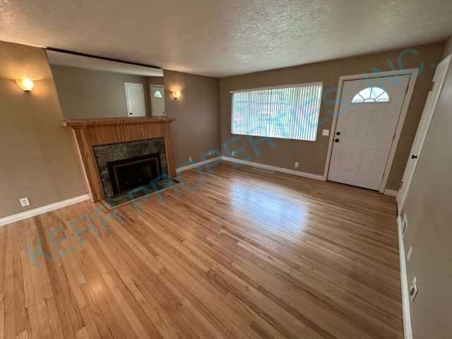 635 Se Juniper Ct E - Photo 3 of 20