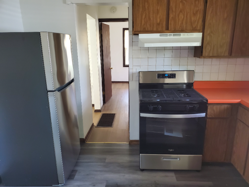 2910 Endicott Ave - Photo 3 of 10