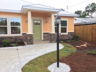 22611 Hilltop Ave - Photo 2 of 15