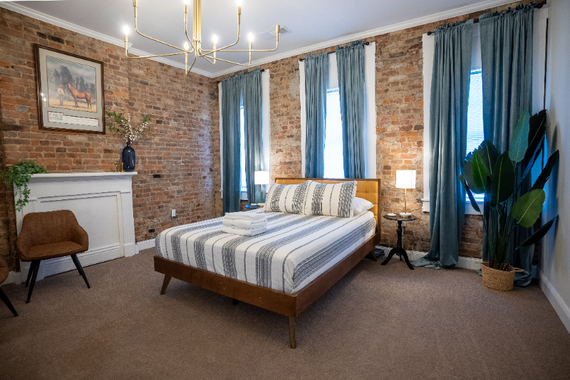 836 Marshall Street - Photo 4 of 37