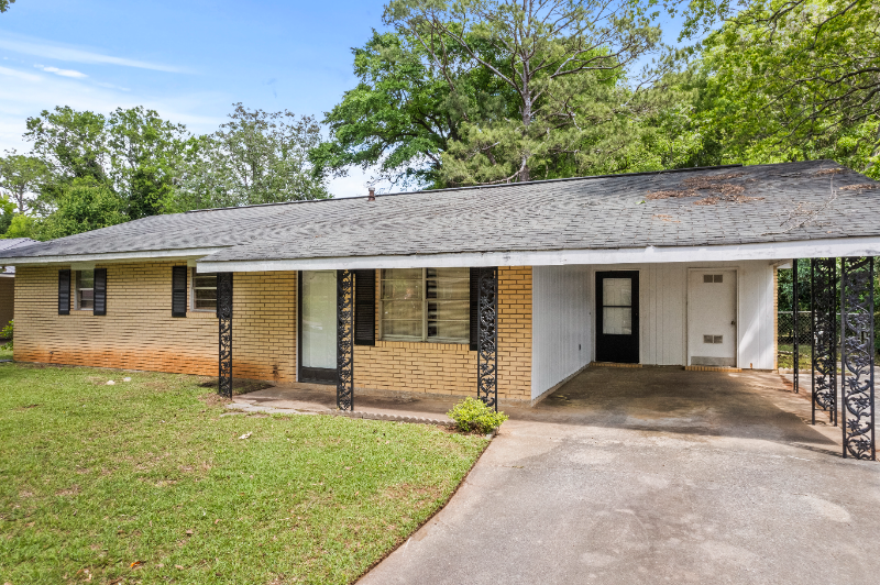 124 Briarwood Dr - Photo 3 of 16