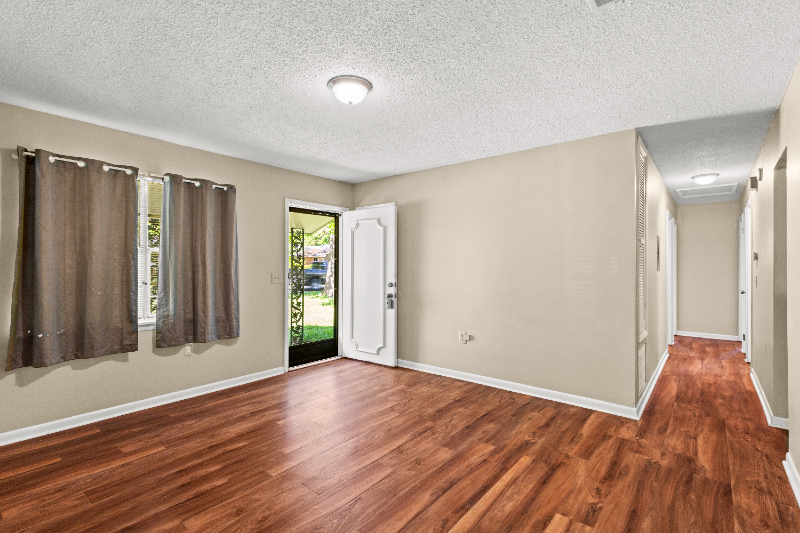 124 Briarwood Dr - Photo 6 of 16