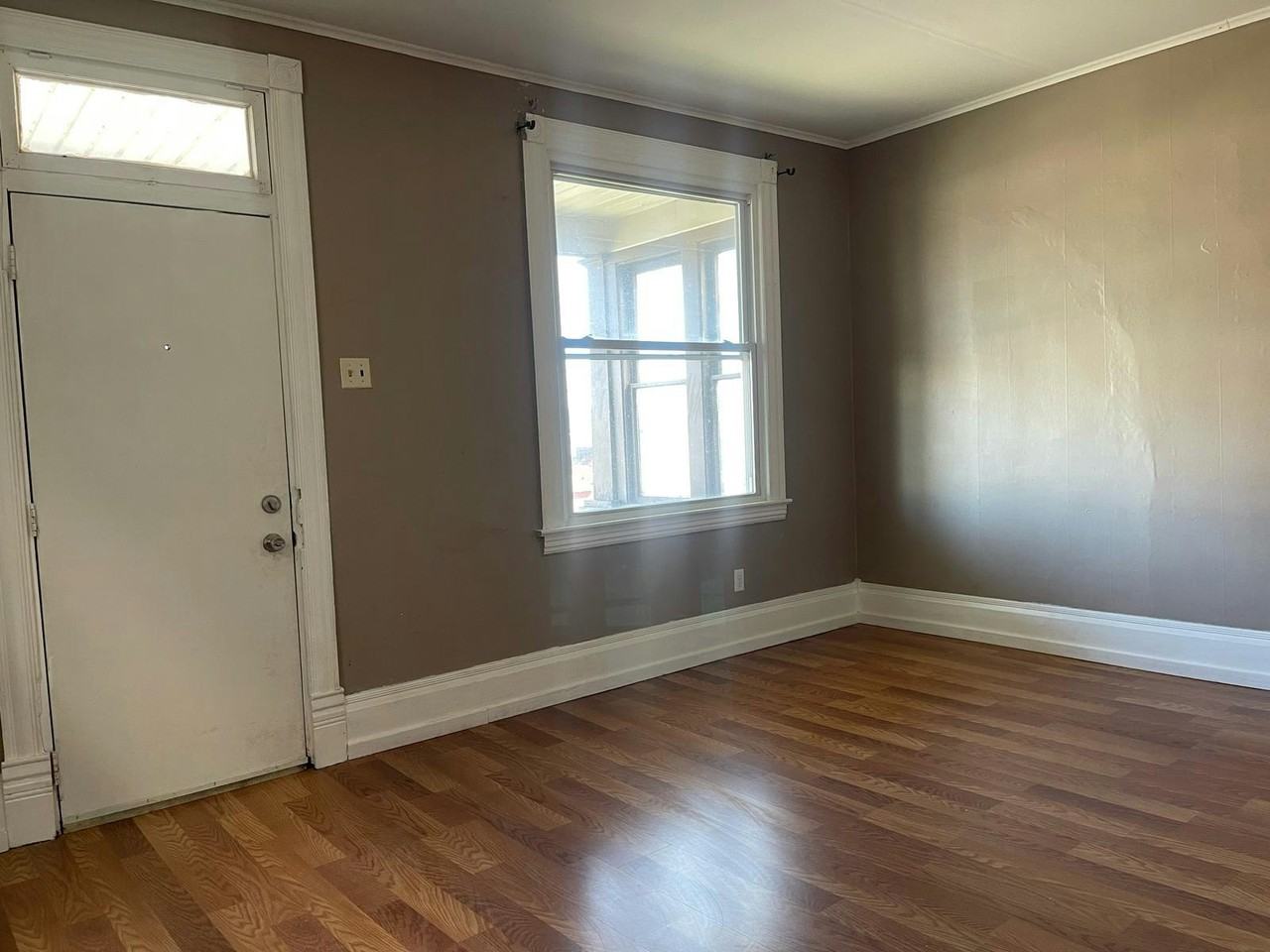 627 Park Ave - Photo 2 of 13