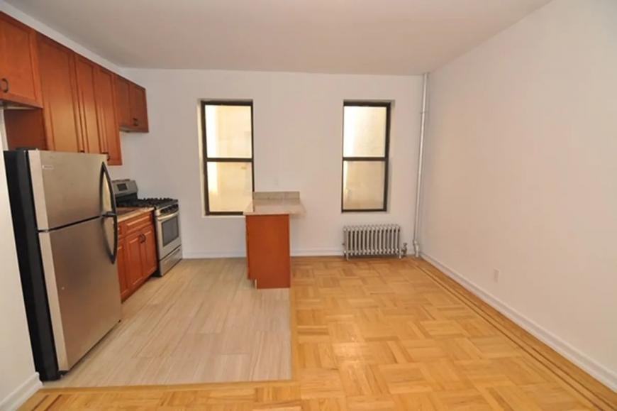 4310 44th St - Photo 2 of 9