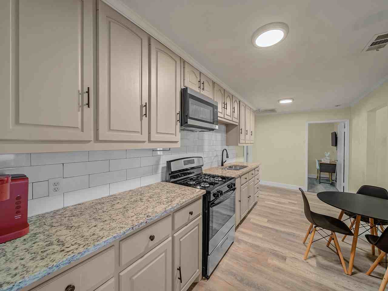 Searcy Dr - Photo 3 of 11