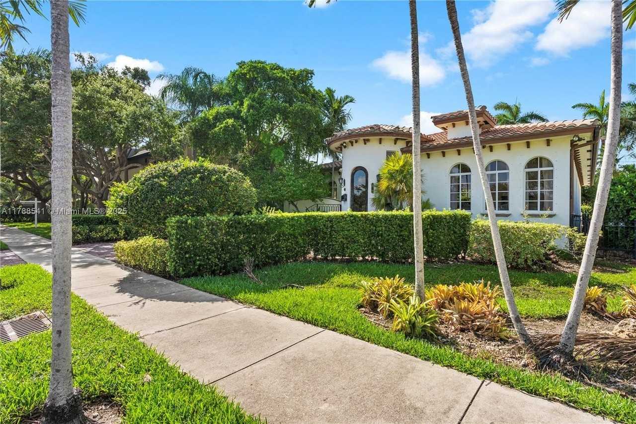 1223 Jackson Street - Photo 4 of 50