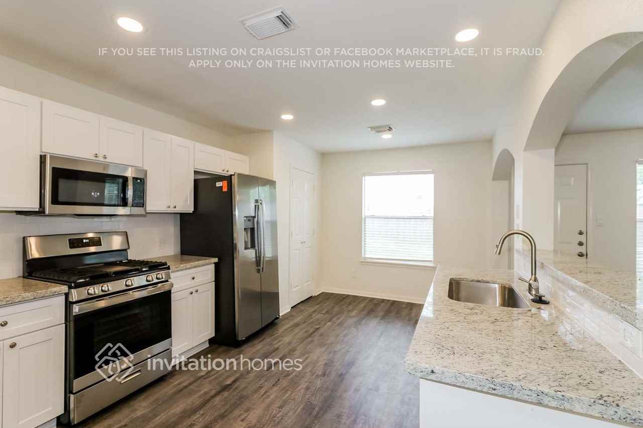 23043 North Waterlilly Drive - Photo 7 of 17