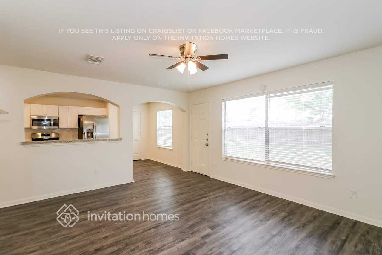 23043 North Waterlilly Drive - Photo 5 of 17