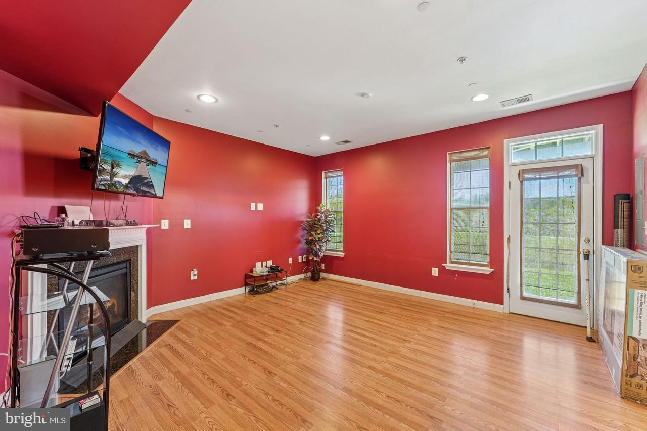 4229 Talmadge Cir - Photo 2 of 23