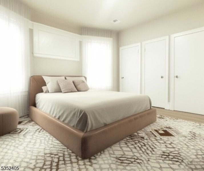 1044 Sanford Ave - Photo 5 of 18