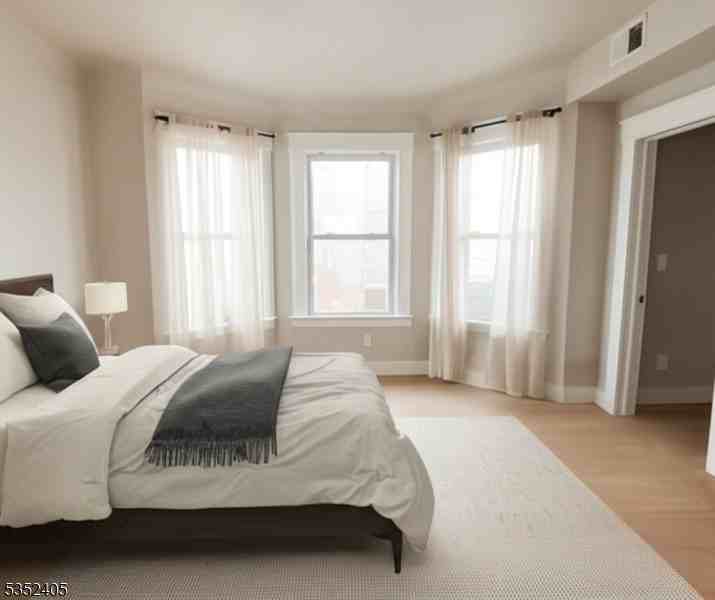 1044 Sanford Ave - Photo 7 of 18