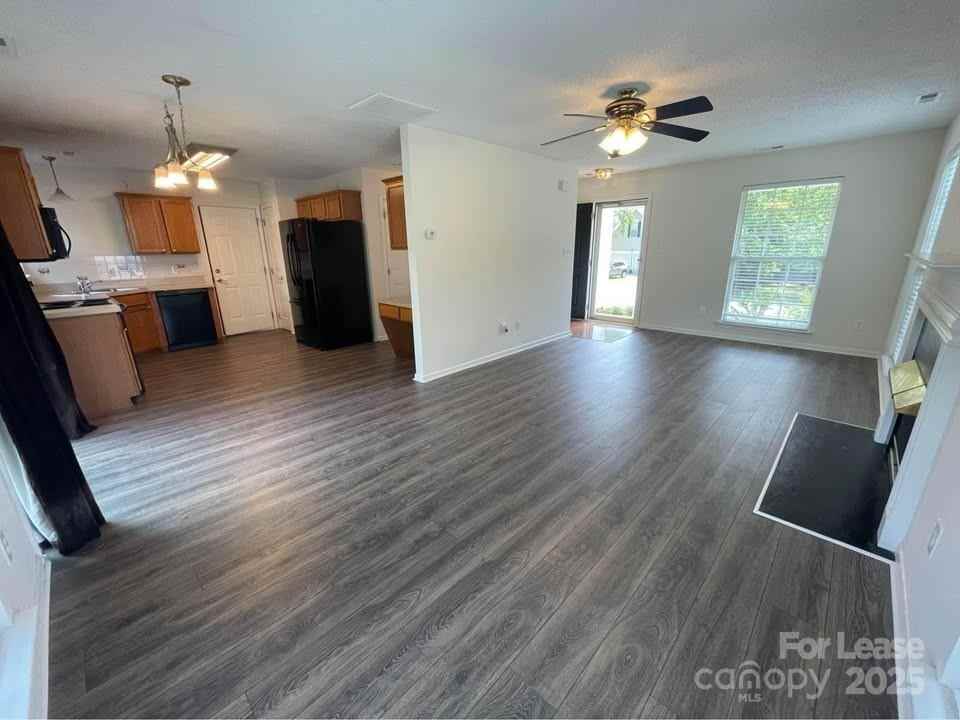 1235 Kerry Greens Dr - Photo 3 of 11