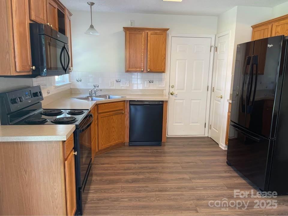 1235 Kerry Greens Dr - Photo 4 of 11