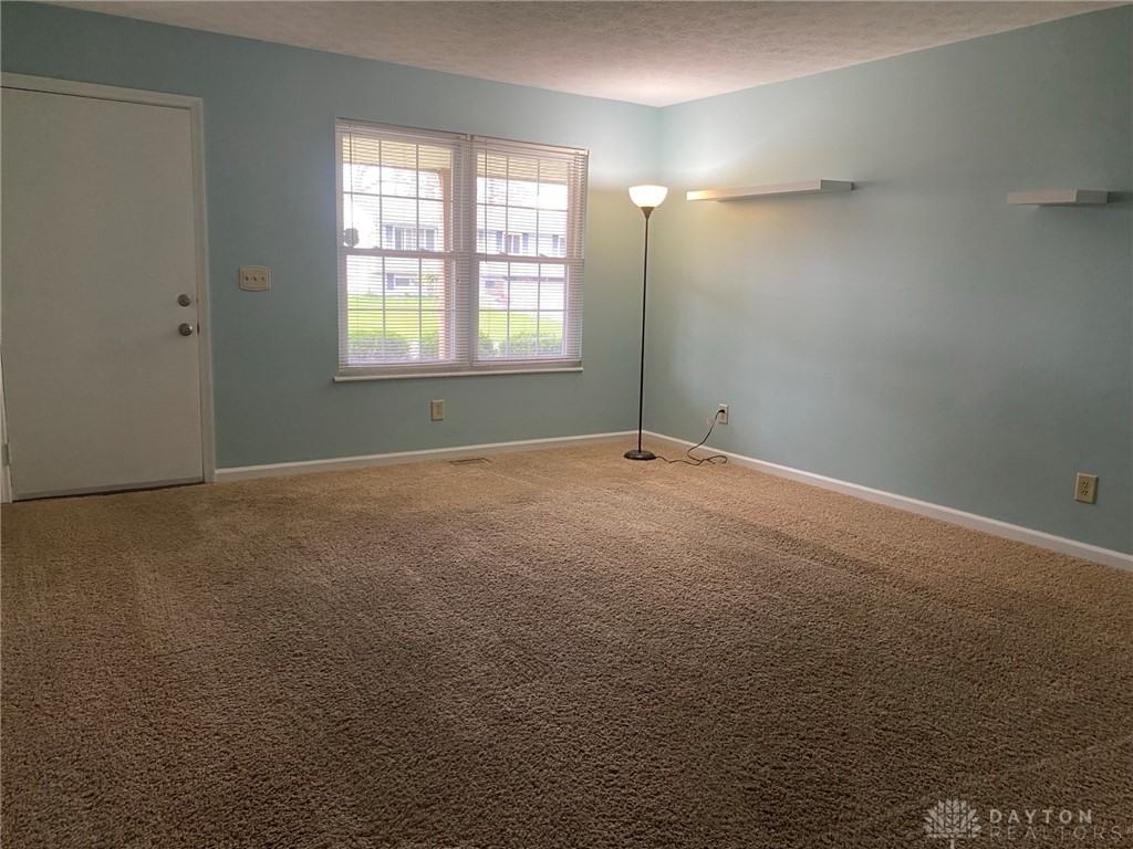 2740 Delavan Dr - Photo 2 of 16