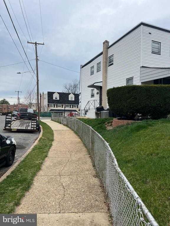 2823 Chase Rd - Photo 3 of 15