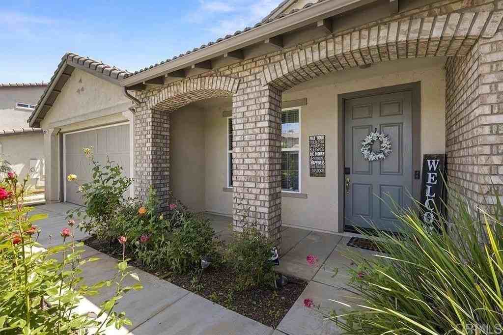 31539 Meadow Ln - Photo 2 of 10