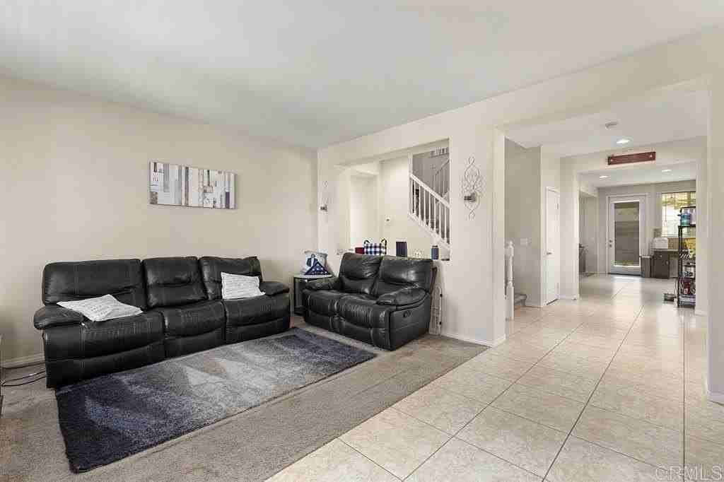 31539 Meadow Ln - Photo 3 of 10