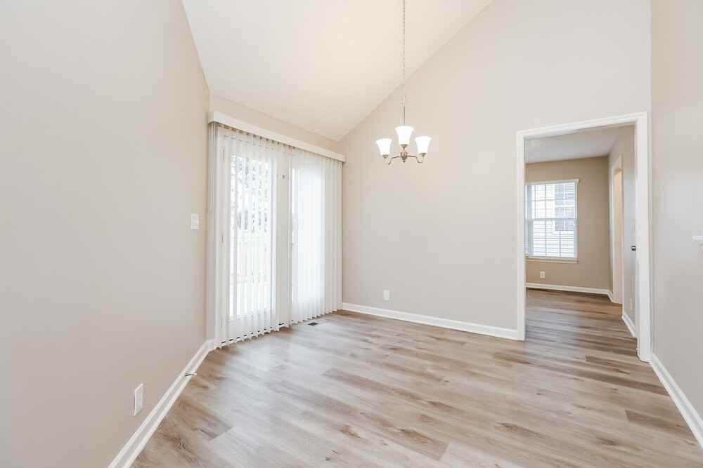 121 Cloverfield Ct - Photo 4 of 16