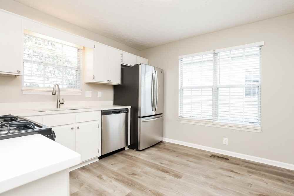 121 Cloverfield Ct - Photo 7 of 16