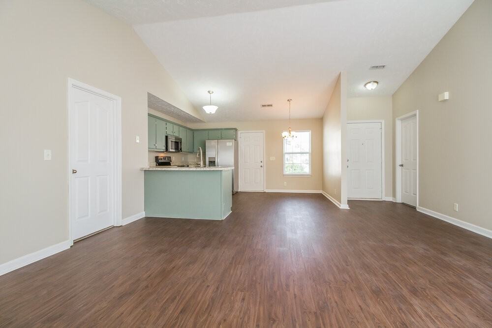 1147 Melvin Dr - Photo 3 of 16