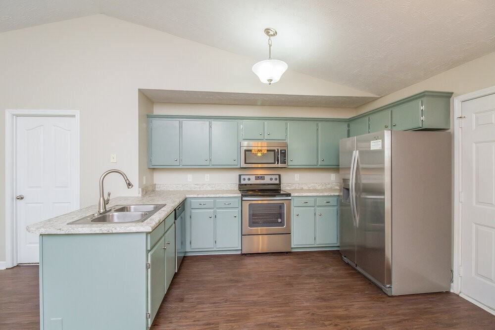 1147 Melvin Dr - Photo 5 of 16