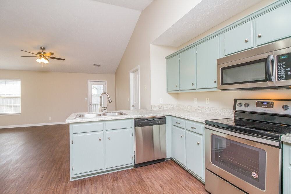 1147 Melvin Dr - Photo 7 of 16