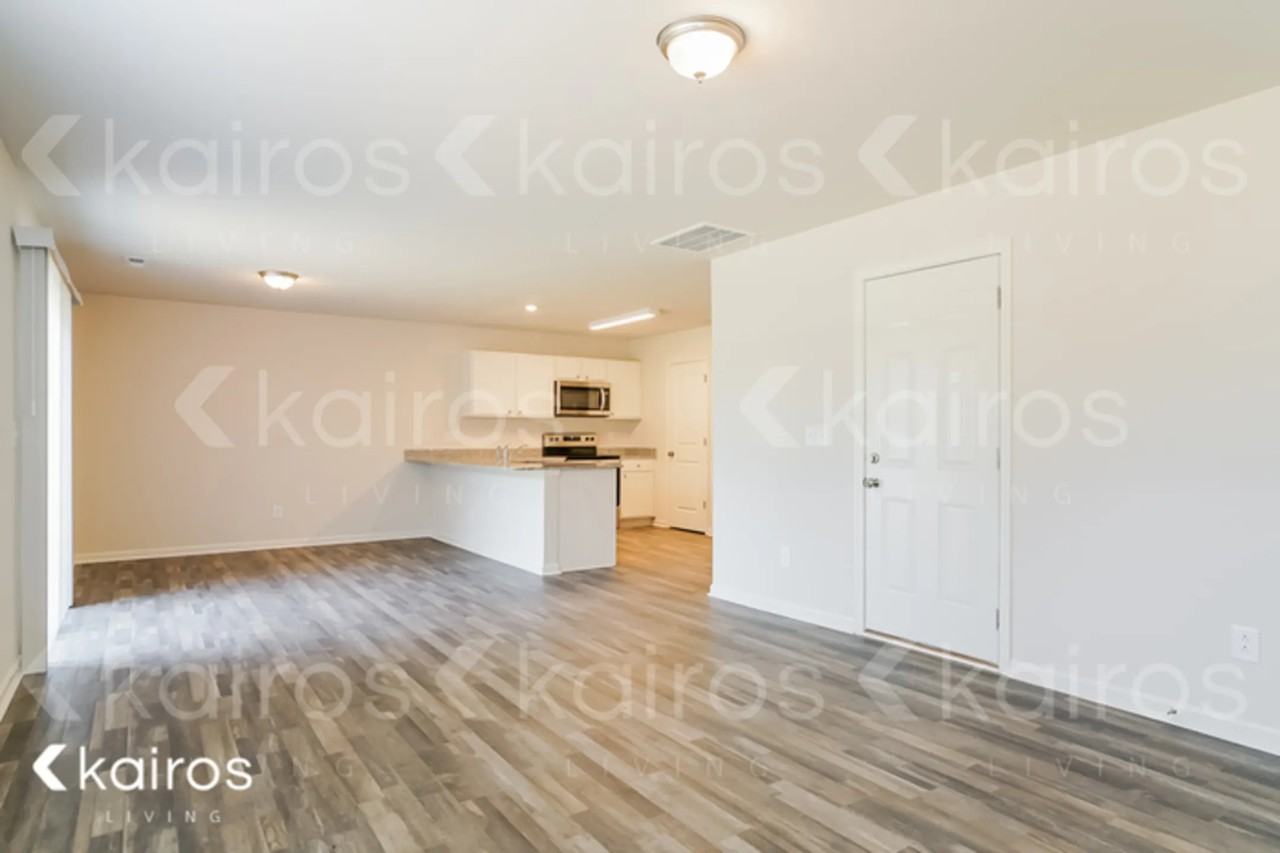 309 Chase Dr - Photo 3 of 15