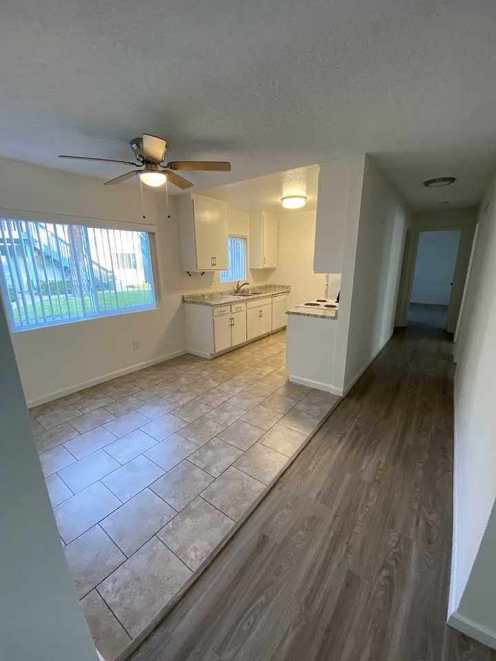 Bay St - Photo 3 of 18