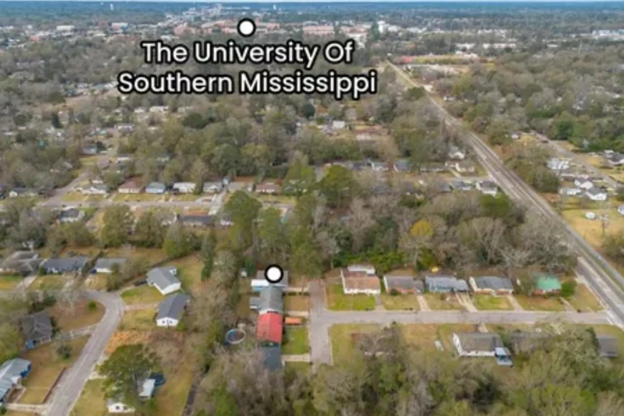 806 Mable St - Photo 2 of 18