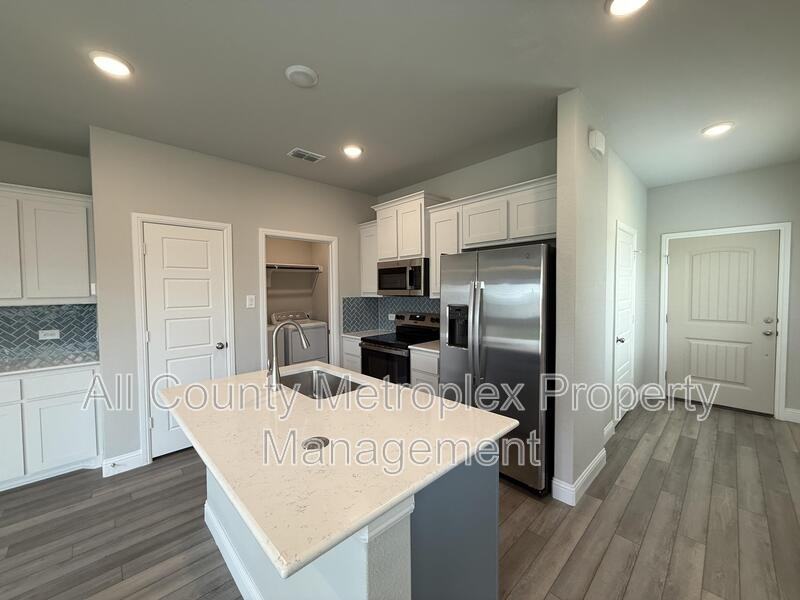 3113 Ethan Ln - Photo 2 of 10