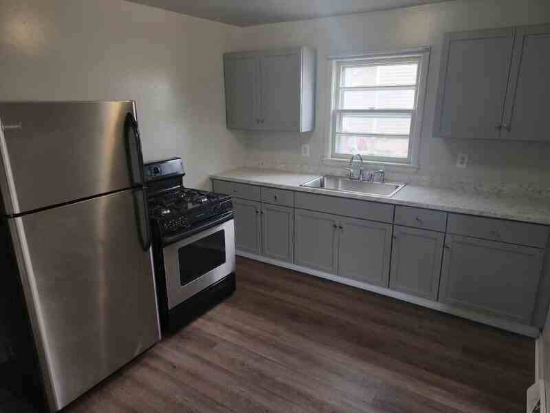 290 E 17th St - Photo 4 of 18