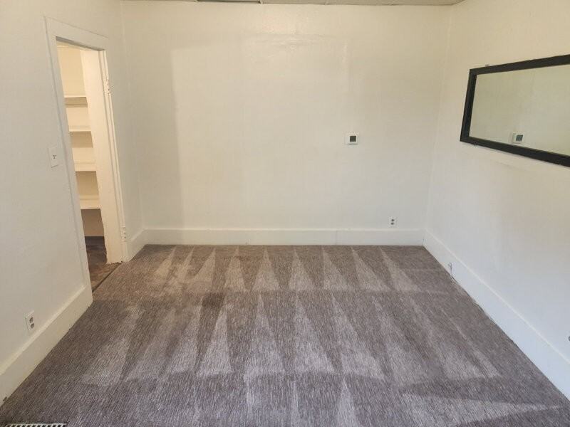 2220 E Walnut St #1 - Photo 6 of 34