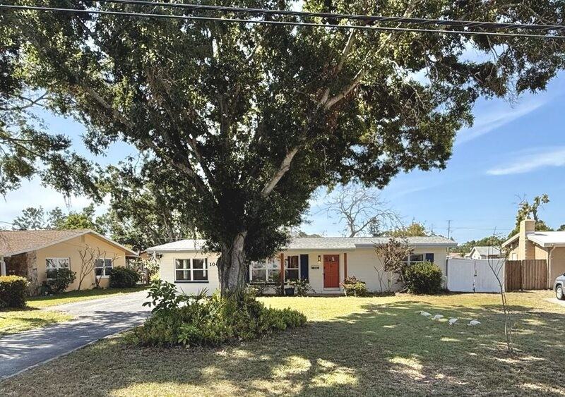 1040 Alcazar Way S - Photo 3 of 50