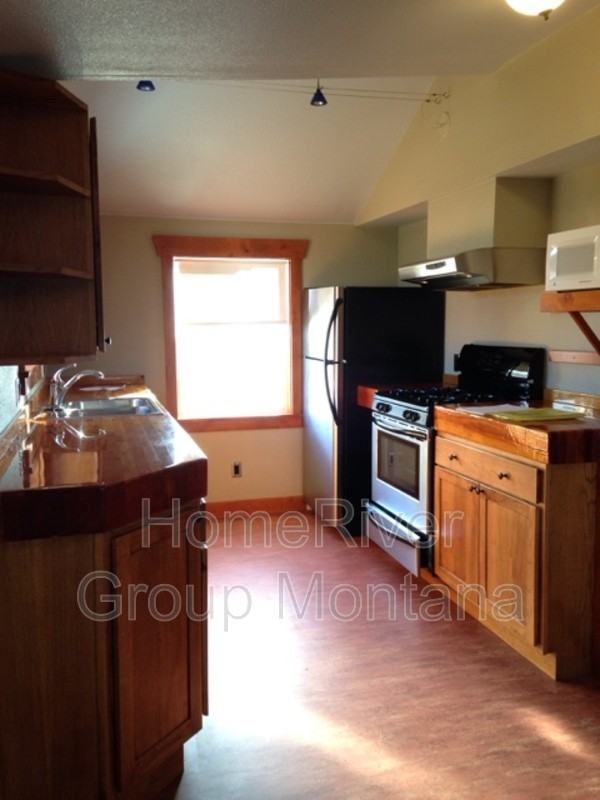 417 1/2 Main St - Photo 2 of 11