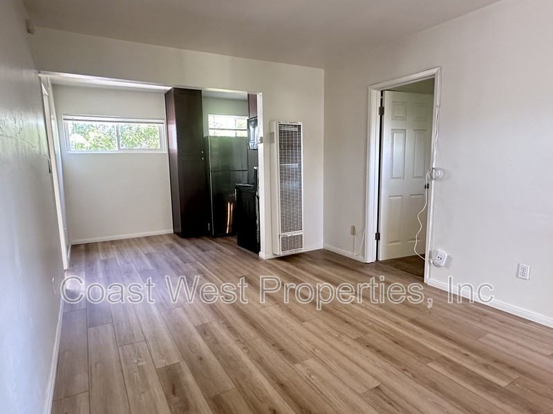 4566 Maryland St - Photo 4 of 17