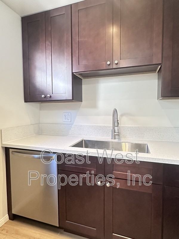 4566 Maryland St - Photo 7 of 17