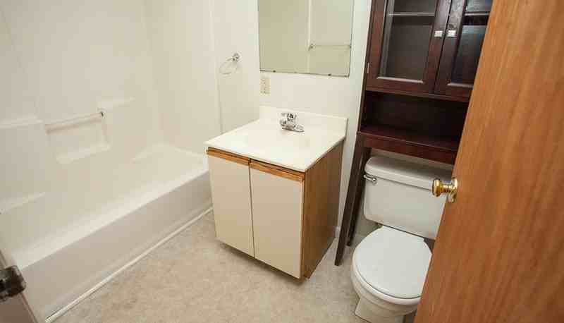 547 Layman Ave #1 - Photo 4 of 9