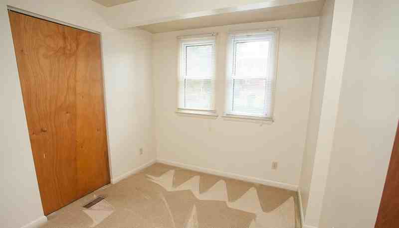 547 Layman Ave #1 - Photo 5 of 9
