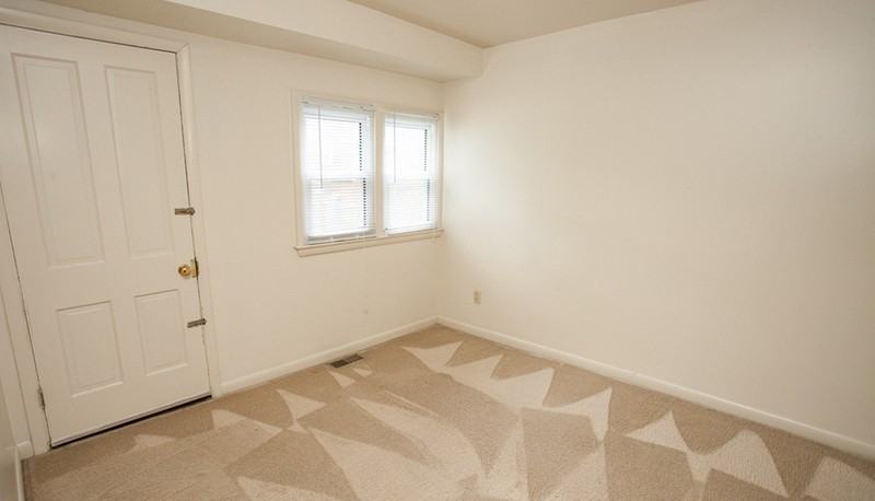 547 Layman Ave #1 - Photo 7 of 9