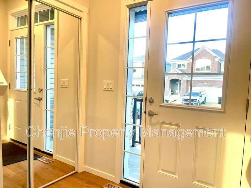 2036 208 St Nw - Photo 2 of 19