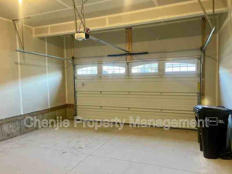 2036 208 St Nw - Photo 3 of 19