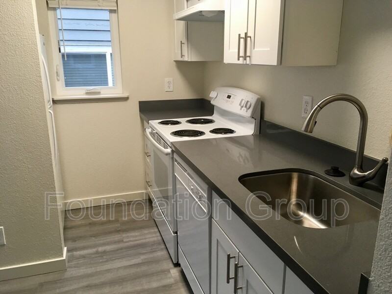 916 N 104th St #B301 - Photo 3 of 14