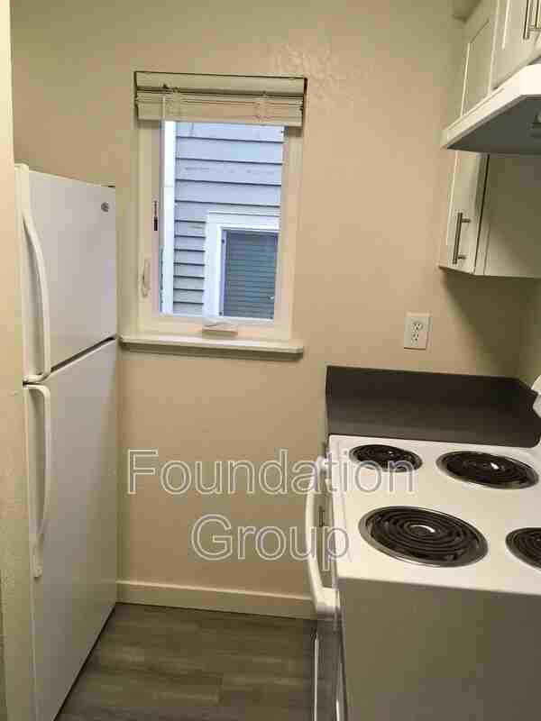 916 N 104th St #B301 - Photo 4 of 14