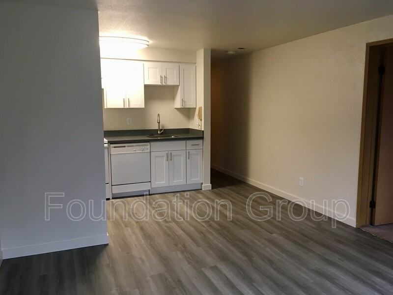 916 N 104th St #B301 - Photo 7 of 14