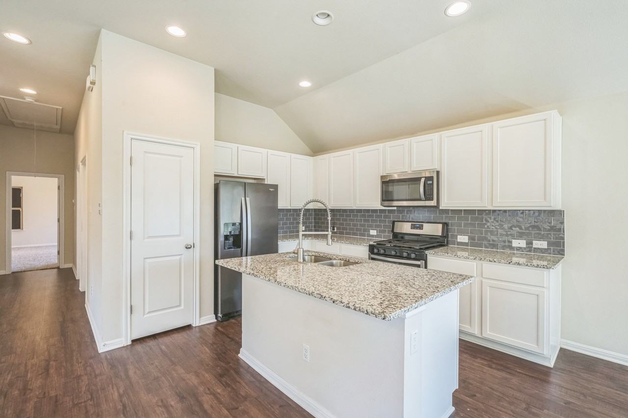 120 Lasino Dr - Photo 7 of 36