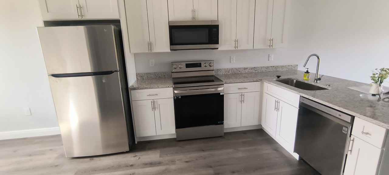 11226 Kimberly Ave - Photo 2 of 14